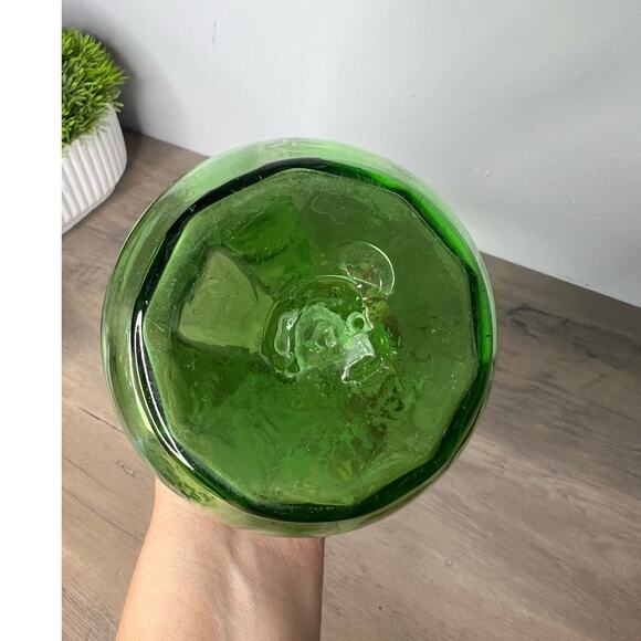 Vintage Green Handblown and Painted white and gold ruffle vase - Picture 3 of 7